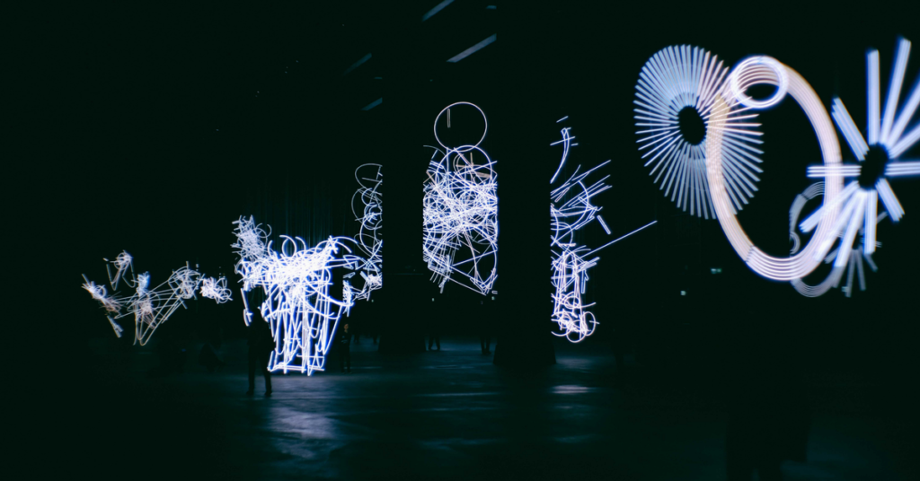 الذكاء الاصطناعي بين الخيال والواقع: كيف أصبح جزءًا من حياتنا دون أن ننتبه؟